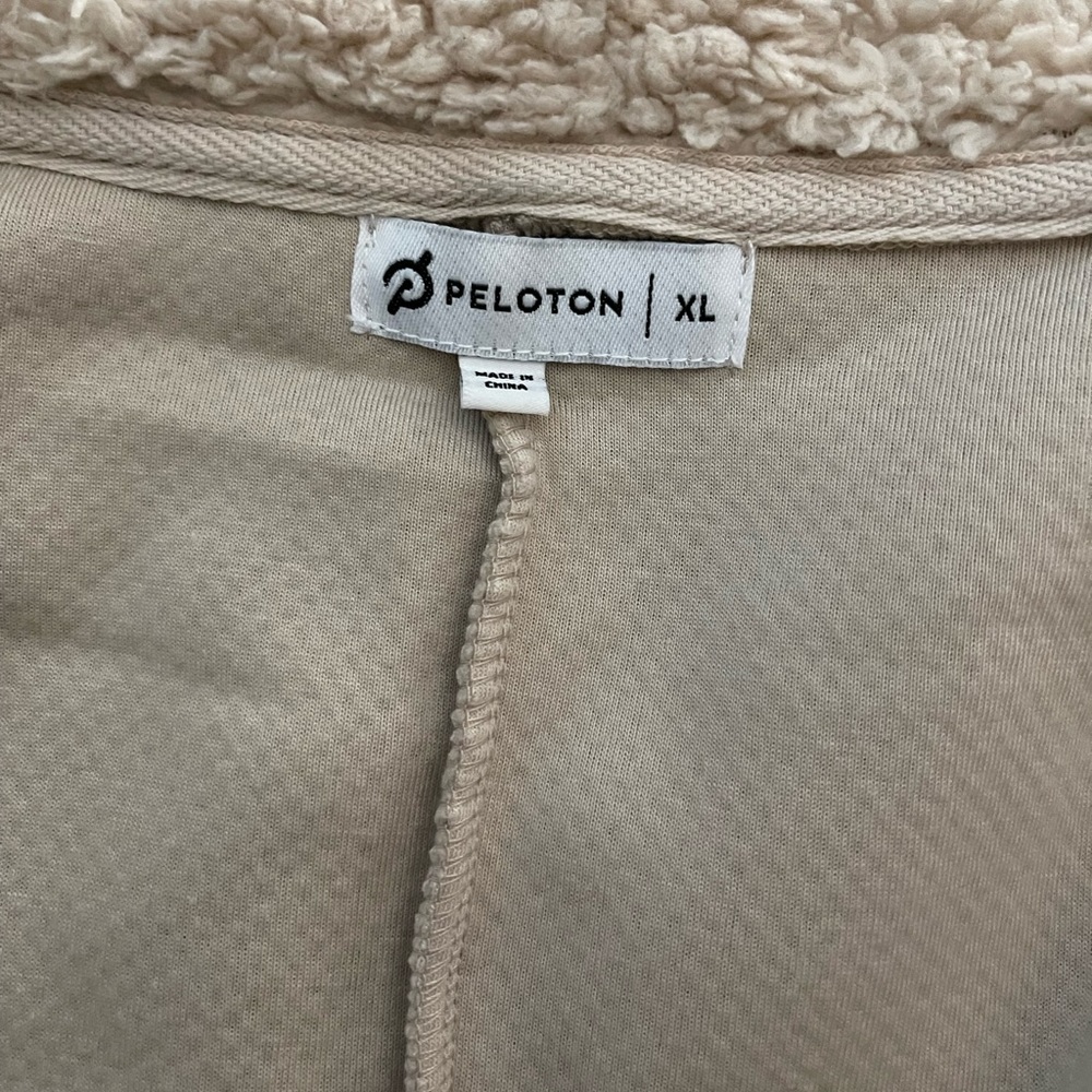 Peloton brand vegan Sherpa jacket size XL